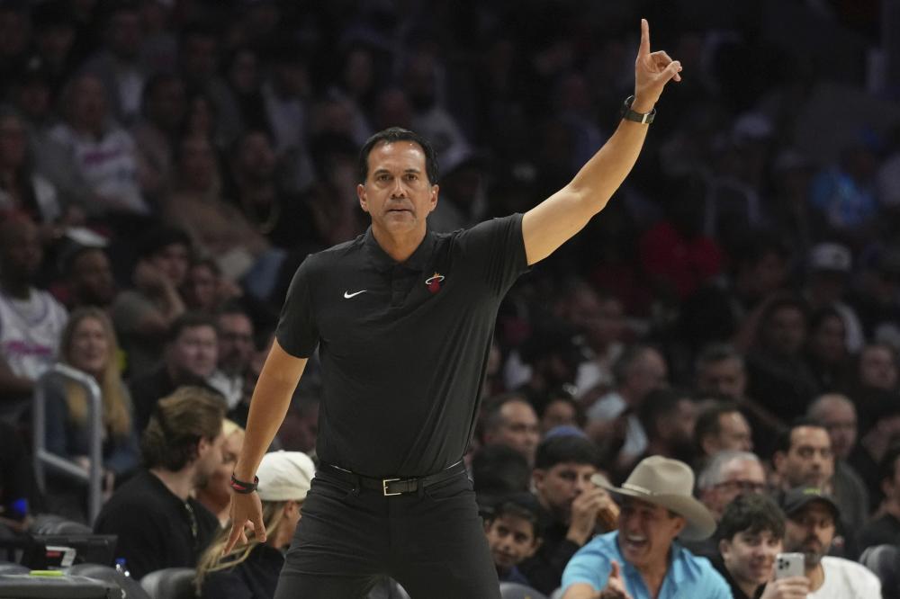 幽默不仅使 幽默不仅使